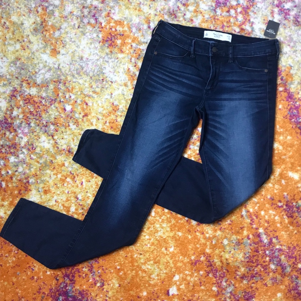 NWT Abercrombie & Fitch Dark Wash Jeans